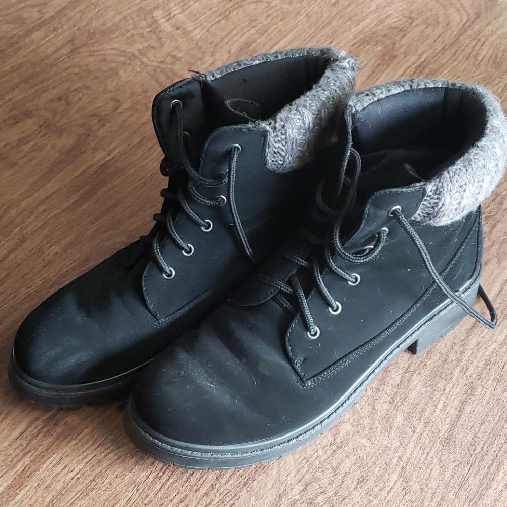 Women's Ankle Boots, Size 9